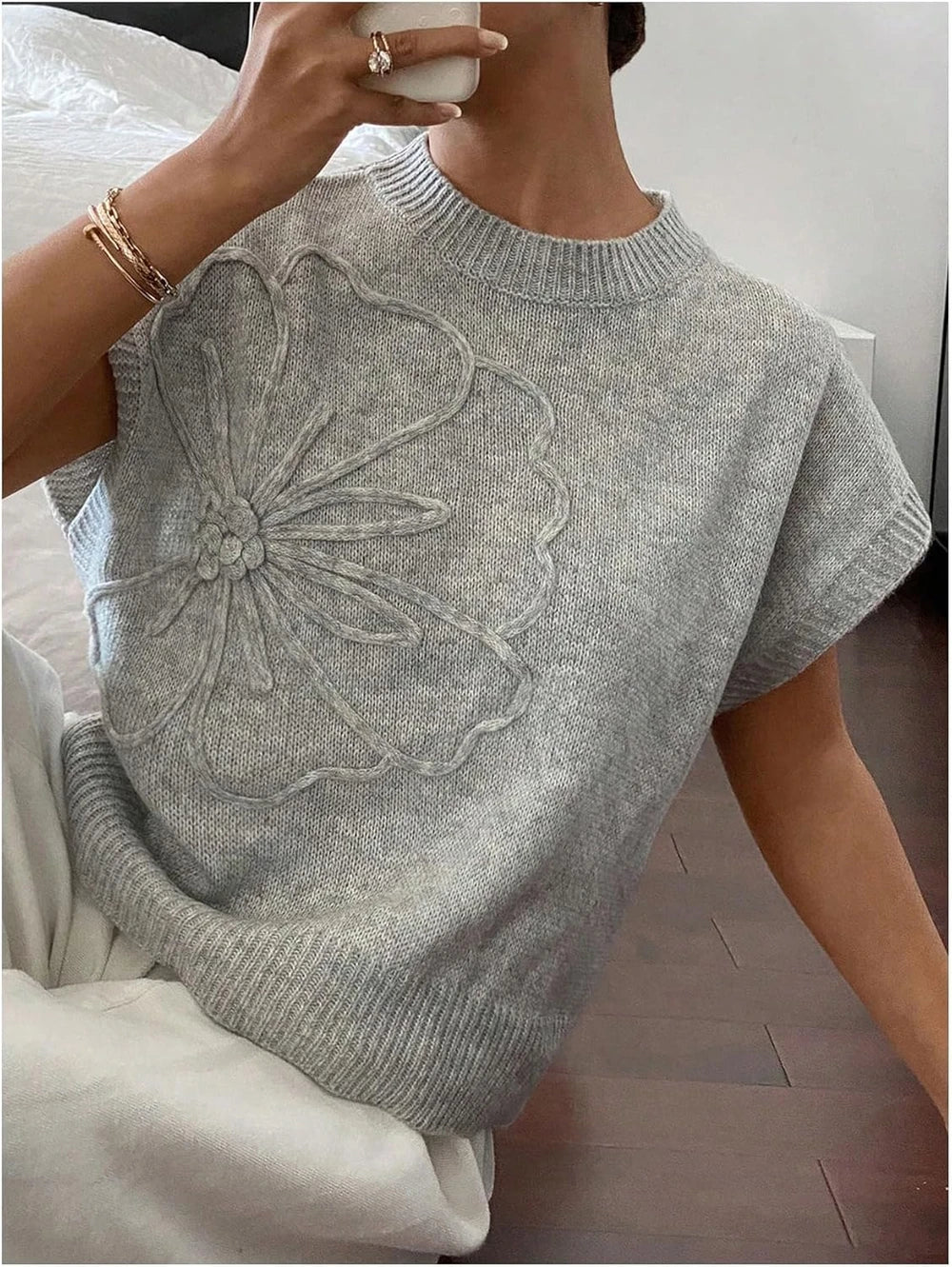 CLASSY 3D Floral Knit Vest